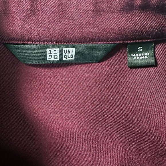 Uniqlo Wine Rayon Blouse Sz S Button Down Vamp Goth Office Career Dark Academia - Picture 4 of 6